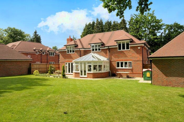 5 Bedroom Detached House To Rent In Morningside Close, Wentworth, Virginia Water, GU25