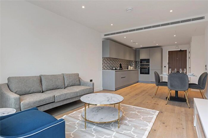 1 Bedroom Apartment To Rent In Clarendon Court, Golden Lane, London, EC1Y