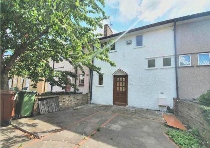2 Bedroom Terraced House To Rent In Bennets Castle Lane, Dagenham, RM8