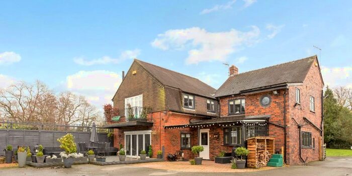 5 Bedroom Detached House For Sale In Twemlow Green, Holmes Chapel, Crewe, CW4