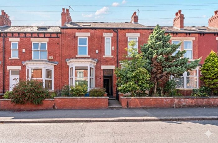 Terraced House For Sale In South View Road, Sheffield, South Yorkshire, S7