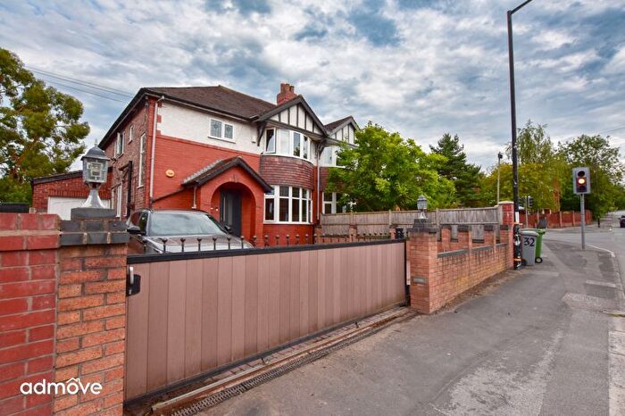3 Bedroom Semi-Detached House For Sale In Delahays Road, Hale, WA15