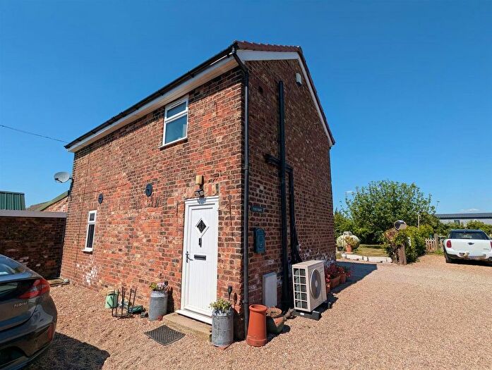 1 Bedroom Detached House To Rent In York Road, Barlby, YO8