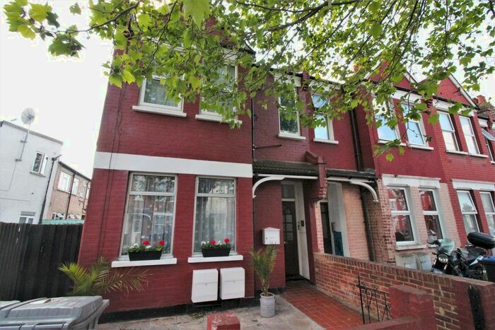 2 Bedroom Flat To Rent In Brenthurst Road, London, NW10