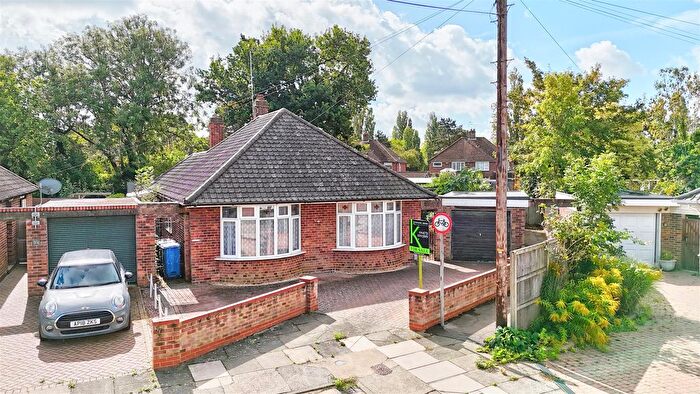 3 Bedroom Bungalow For Sale In Dorset Close, Ipswich, IP4