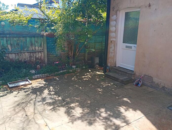 Studio To Rent In Bennett Road, Bournemouth, BH8
