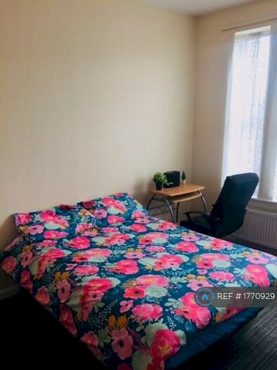 Studio To Rent In Belmont Road, London, N15