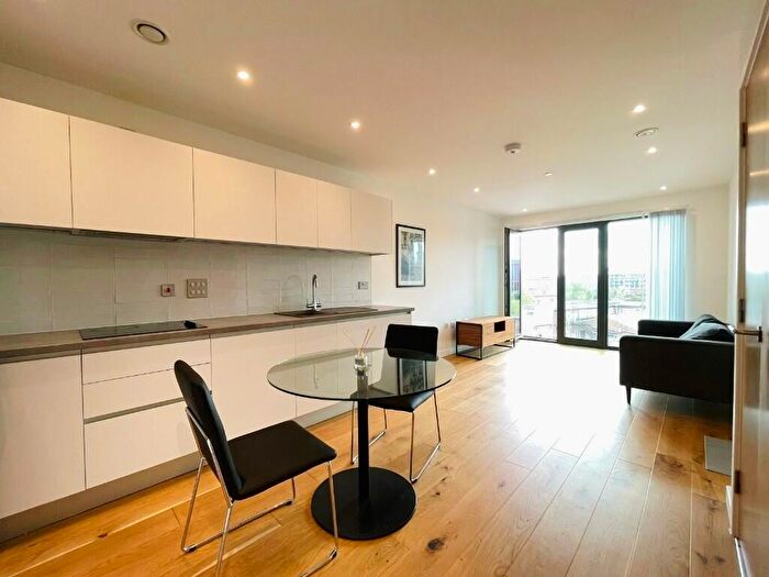 1 Bedroom Flat For Sale In The Axium, Windmill Street, Birmingham, B1