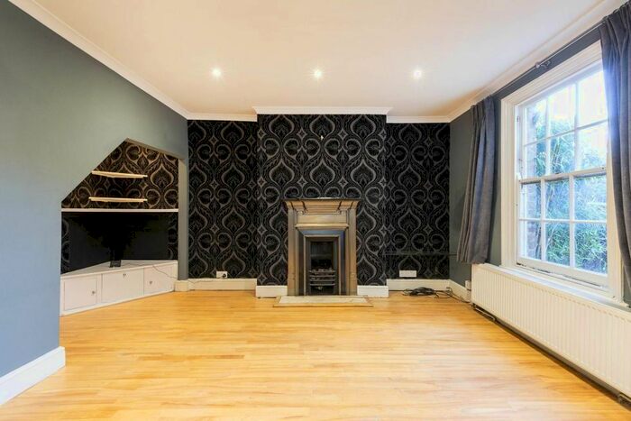 4 Bedroom Flat To Rent In North Hill, London, N6