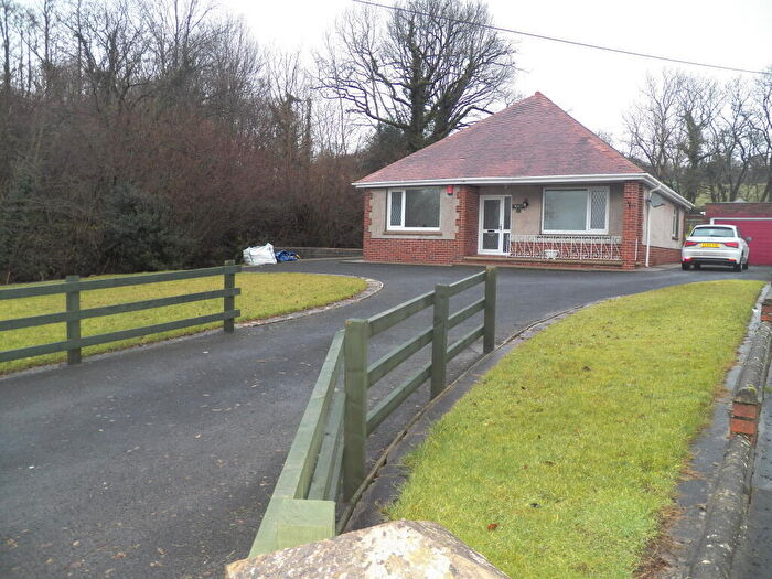 3 Bedroom Bungalow To Rent In Heol Blaenhirwaun, Drefach, SA14