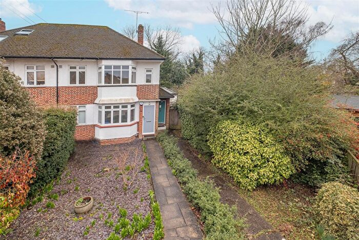 2 Bedroom Maisonette For Sale In Warwick Road, Thames Ditton, KT7
