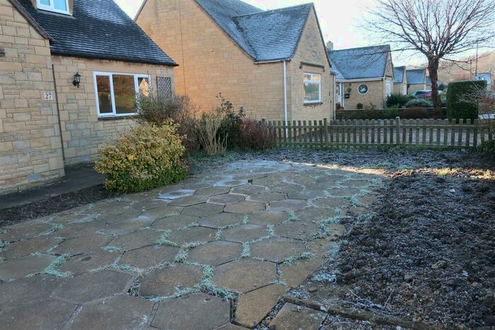 3 Bedroom Detached Bungalow To Rent In Letch Hill Drive, Bourton-on-the-Water, GL54