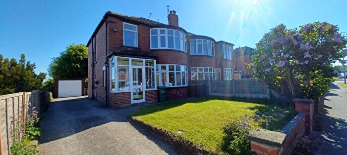 3 Bedroom Semi-Detached House To Rent In West Park Drive West, Leeds, West Yorkshire, LS8