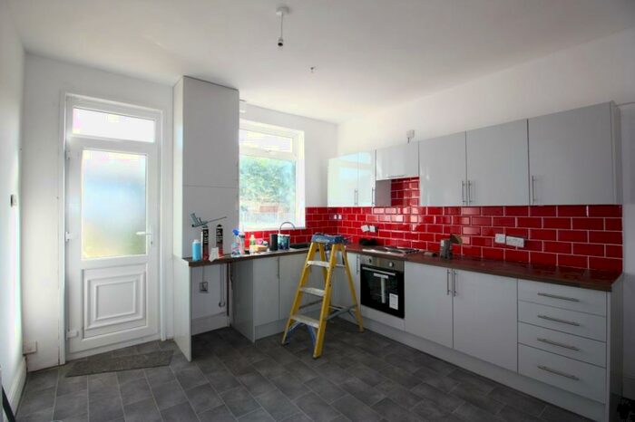 3 Bedroom Terraced House To Rent In Rowms Lane, Swinton, S64