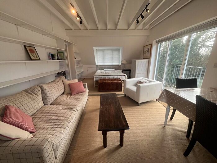 Studio To Rent In Sanham Green, Hungerford, RG17