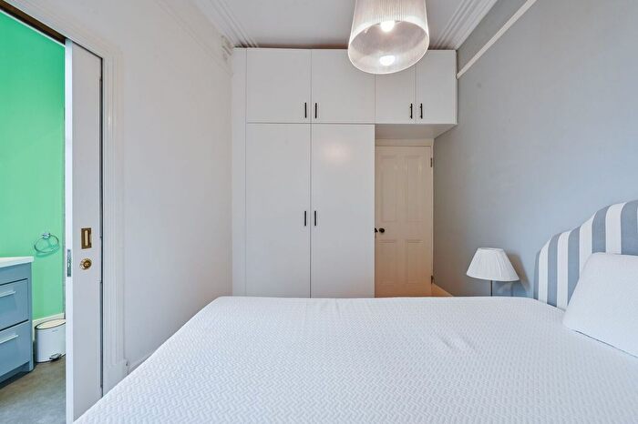 1 Bedroom Flat To Rent In Grays Inn Road, Bloomsbury, London, WC1X