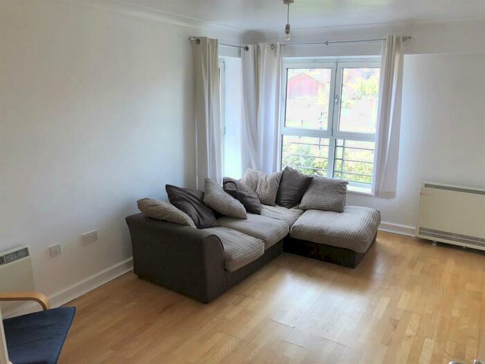 2 Bedroom Apartment To Rent In Pinsent, Millsands, Sheffield, South Yorkshire, S3