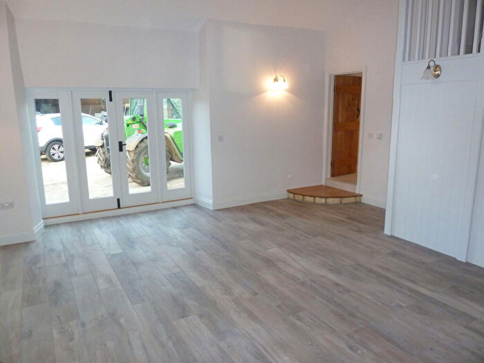 2 Bedroom Barn Conversion To Rent In Bulls Lane, Kings Sutton, Banbury, OX17