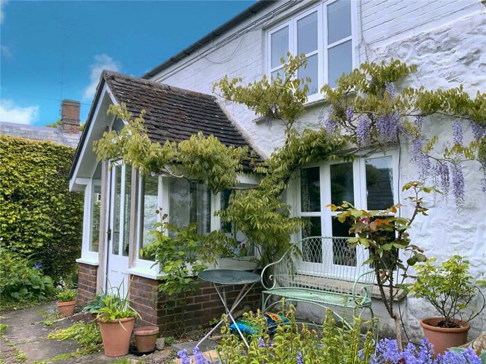 4 Bedroom Detached House For Sale In High Street, Avebury, Marlborough, Wiltshire, SN8
