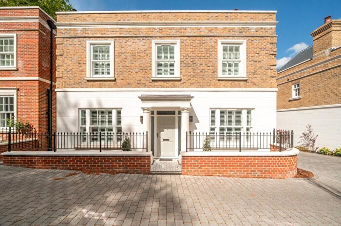 4 Bedroom Detached House For Sale In Brunswick Gardens, Chilbolton Avenue, Winchester, Hampshire, SO22