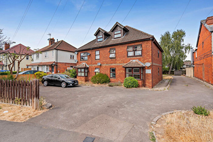 2 Bedroom Flat For Sale In Berwyn House, Whitley Wood Road, RG2