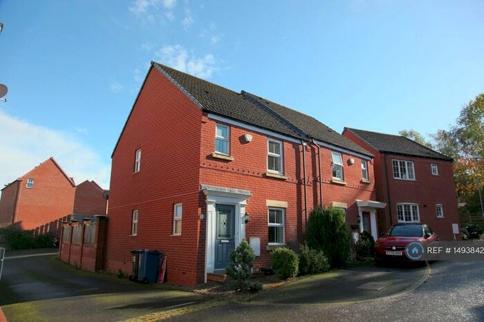 3 Bedroom Semi-Detached House To Rent In Medway Drive, Bingham, Nottingham, NG13