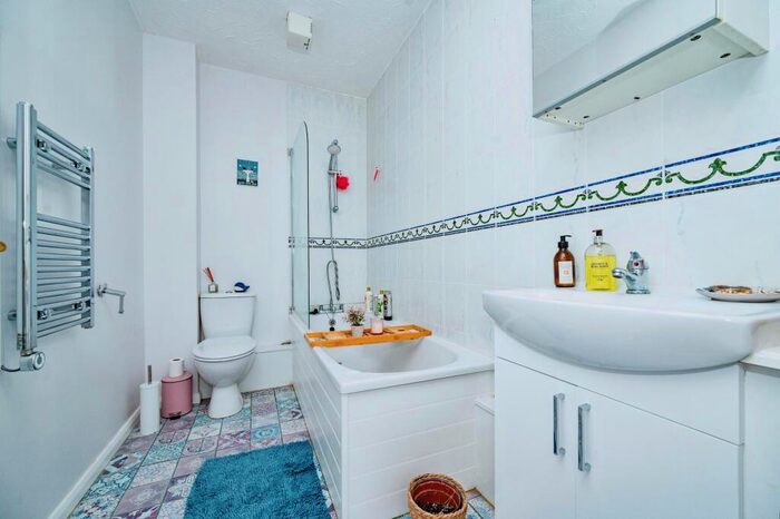 1 Bedroom Flat For Sale In Grove Road, Luton, Bedfordshire, LU1