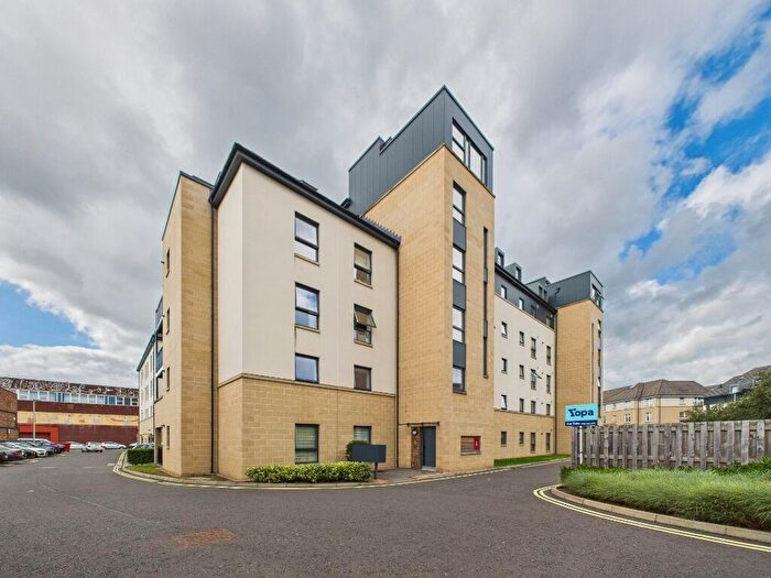 2 Bedroom Flat To Rent In Hatters Lane, Canonmills, Edinburgh, EH7