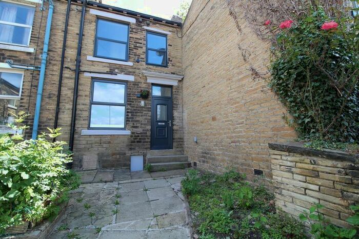 1 Bedroom Terraced House To Rent In Aire Street, Brighouse, HD6