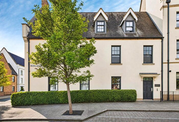 3 Bedroom Apartment For Sale In Black Cat Drive, Northampton, NN5
