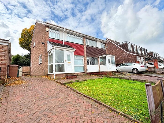 3 Bedroom Semi-Detached House For Sale In Severn Road, Heywood, Greater Manchester, OL10