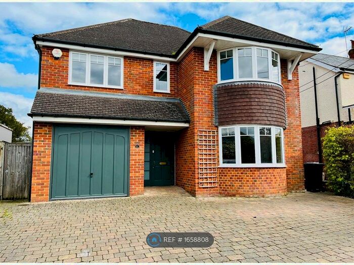4 Bedroom Detached House To Rent In Southern Road, Thame, OX9