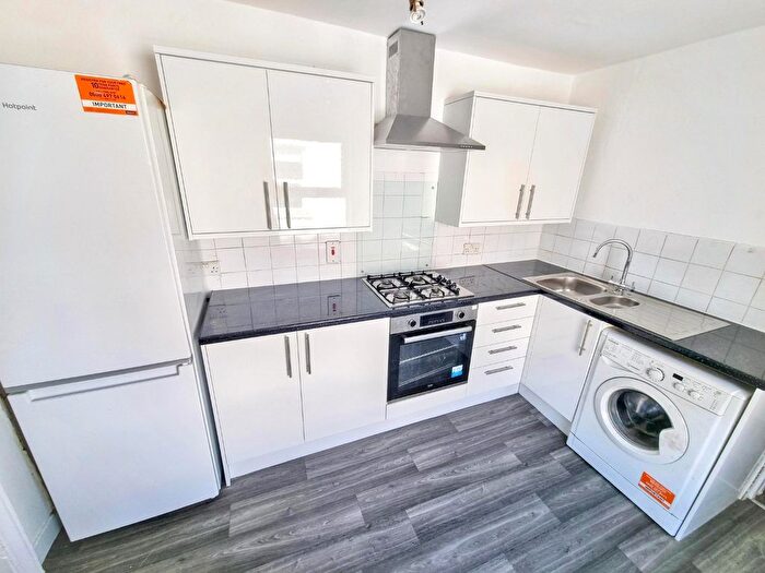 2 Bedroom Flat To Rent In South Esk Road, Forest Gate, E7