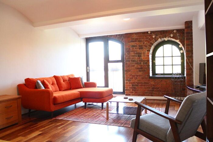 1 Bedroom Apartment To Rent In Middle Warehouse, Castle Quay, Manchester, Manchester, M15