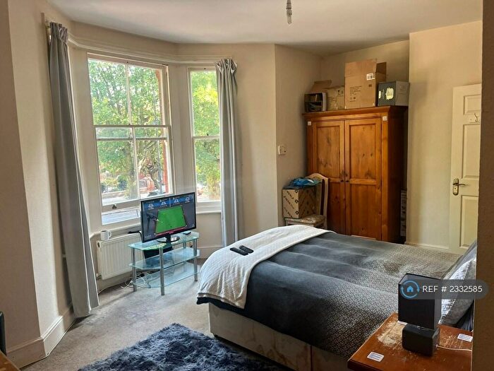 Studio To Rent In Studio Flats On De Parys Avenue, Bedford, MK40