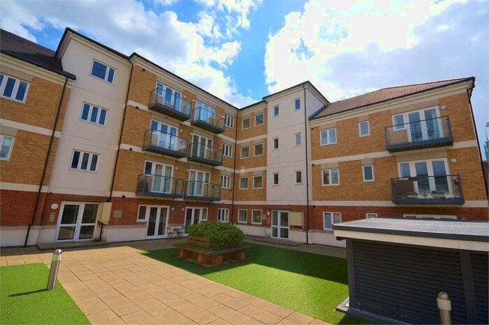 2 Bedroom Flat To Rent In Hales Court, Ley Farm Close, Garston, Hertfordshire, WD25
