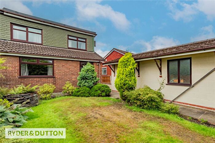 3 Bedroom Semi-Detached House For Sale In Stanway Close, Alkrington, MIddleton, Manchester, M24