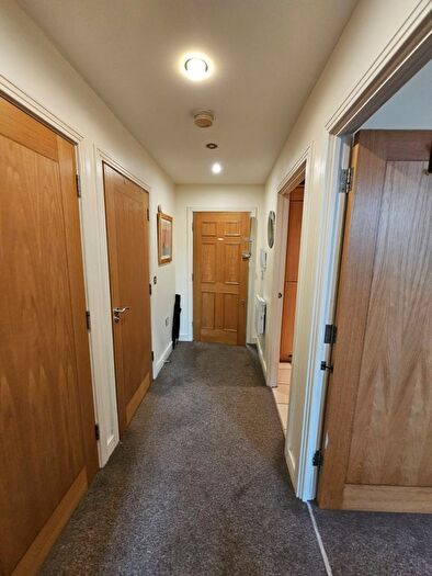 1 Bedroom Flat To Rent In Romford Road, London, E15