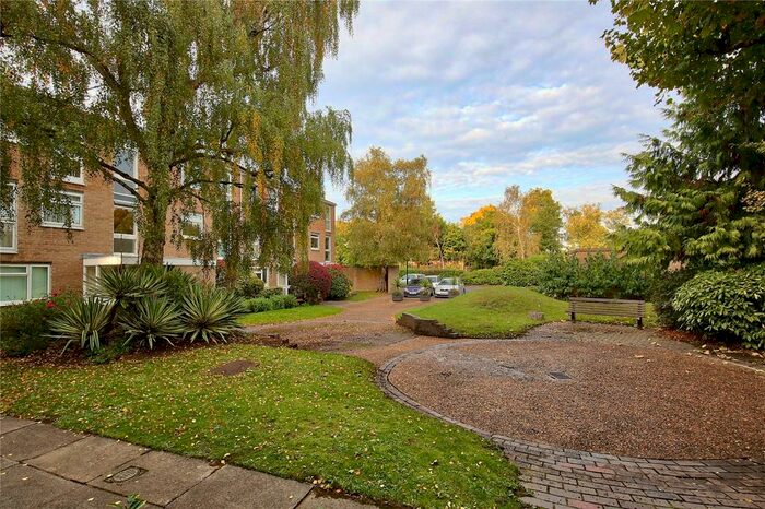 2 Bedroom Flat To Rent In Harrowdene Gardens, Teddington, TW11
