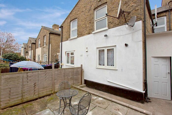 4 Bedroom End Of Terrace House To Rent In Durham Road, London, E16