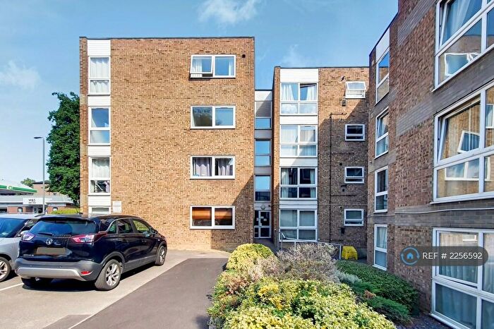 2 Bedroom Flat To Rent In Cromarty Court, Bromley, BR1