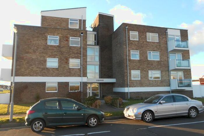 2 Bedroom Flat To Rent In Lyndhurst Road, Holland-On-Sea, Clacton-On-Sea, CO15