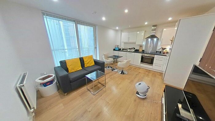 1 Bedroom Flat To Rent In Ealing Road, Brentford, Greater London., TW8
