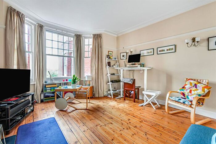 1 Bedroom Flat For Sale In Elm Bank Mansions, Barnes, London, SW13
