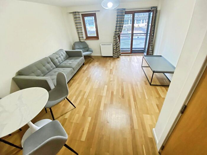 2 Bedroom Flat To Rent In Corporation Street, Manchester, M4