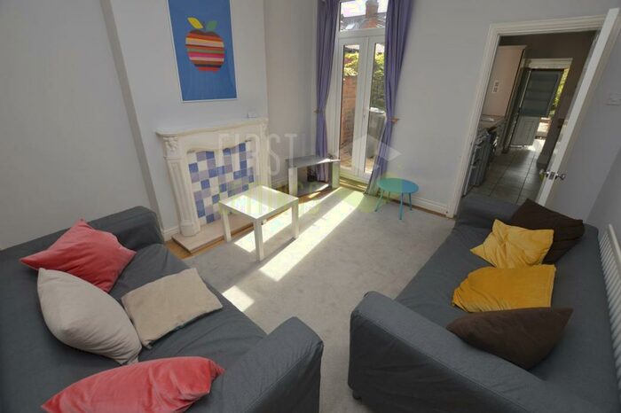 4 Bedroom Terraced House To Rent In Hartopp Road, Clarendon Park, LE2