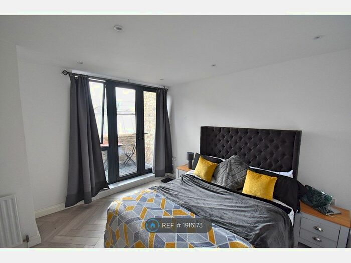 2 Bedroom Flat To Rent In Grimsby Street, London, E2