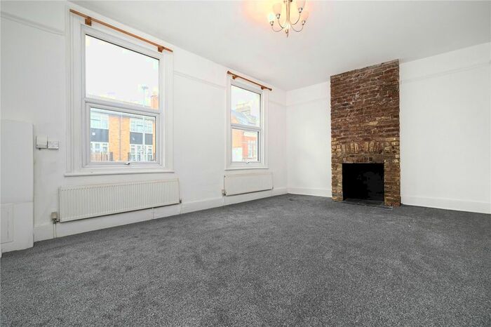 3 Bedroom Maisonette To Rent In Wood Street, Walthamstow, London, E17