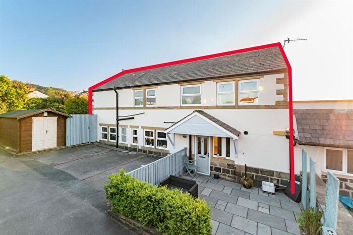 4 Bedroom Link Detached House For Sale In Pool Road, Pool In Wharfedale, LS21