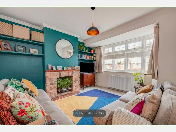 4 Bedroom Terraced House To Rent In Lilian Road, London, SW16